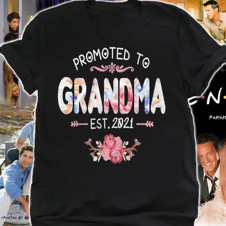 Promoted To Grandma Est 2020 First New Mothers Day Grandma T-shirt shirt