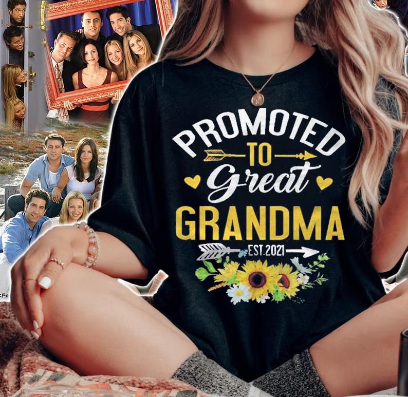 Promoted To Great Grandma Est 2021 Mothers Day Gift Shirt woman shirt